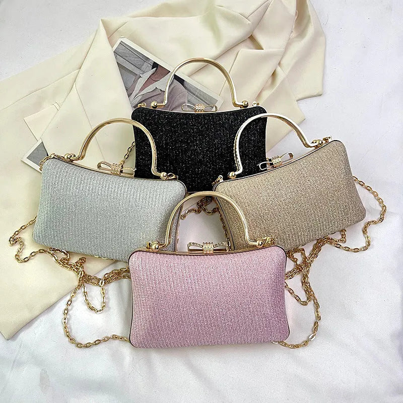 Women's felt shoulder messenger bag, horizontal square, 20cm wide, 13cm high, 7cm thick, single 112cm strap, four colours.
