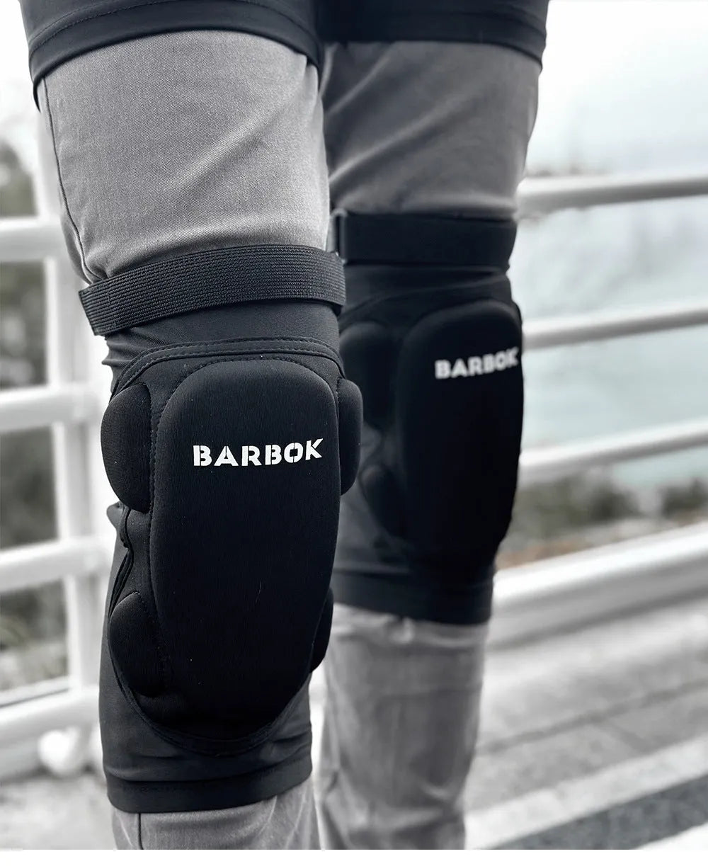 Black protective hip pad made of spandex and NBR foam for skating and skiing safety.