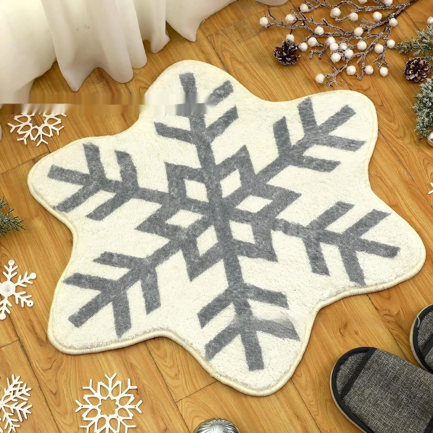 Square Christmas-themed polyester carpet with festive printed design, shown in 60cm and 80cm sizes.