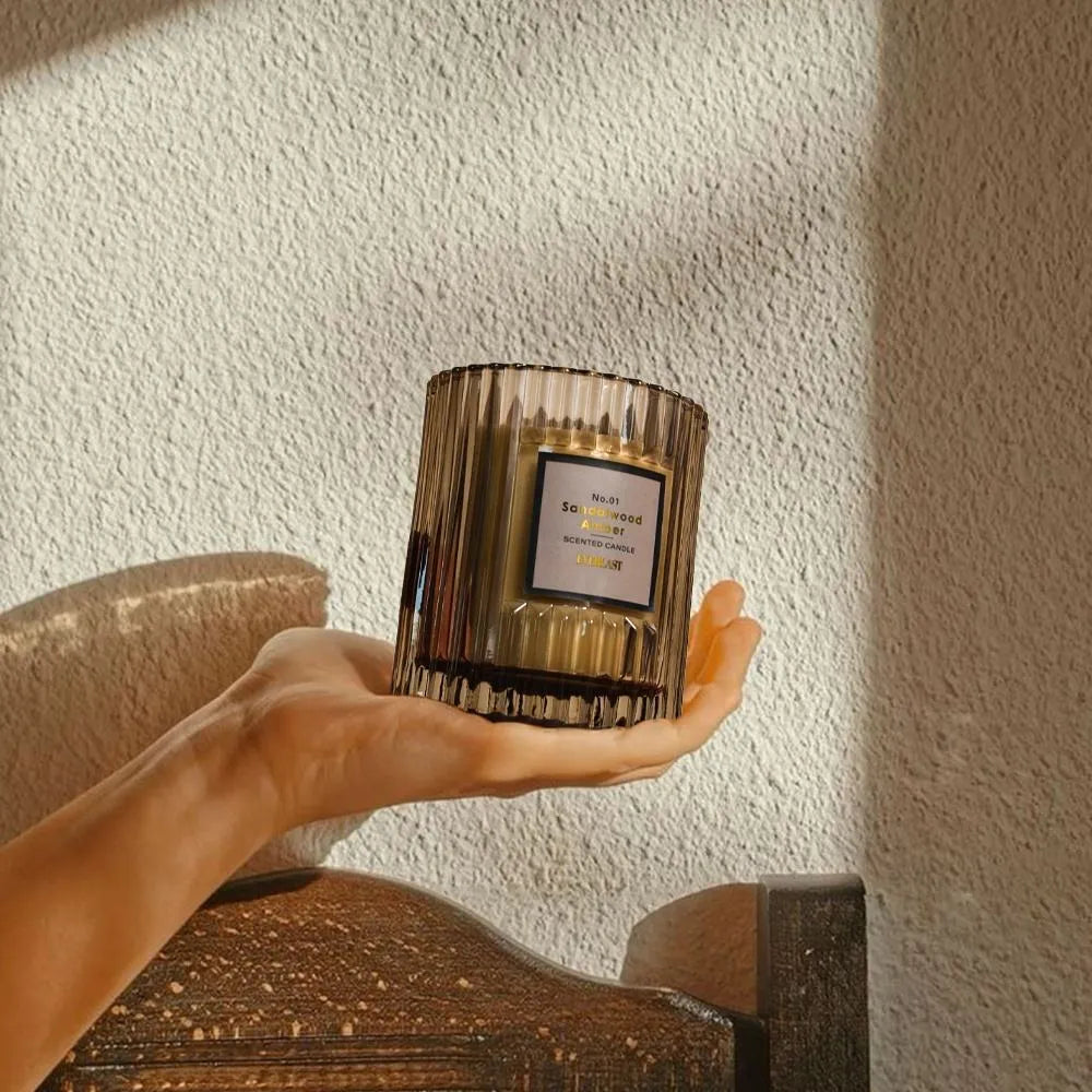 Soy wax aromatherapy candle in cylindrical shape for home decoration available in amber green and red