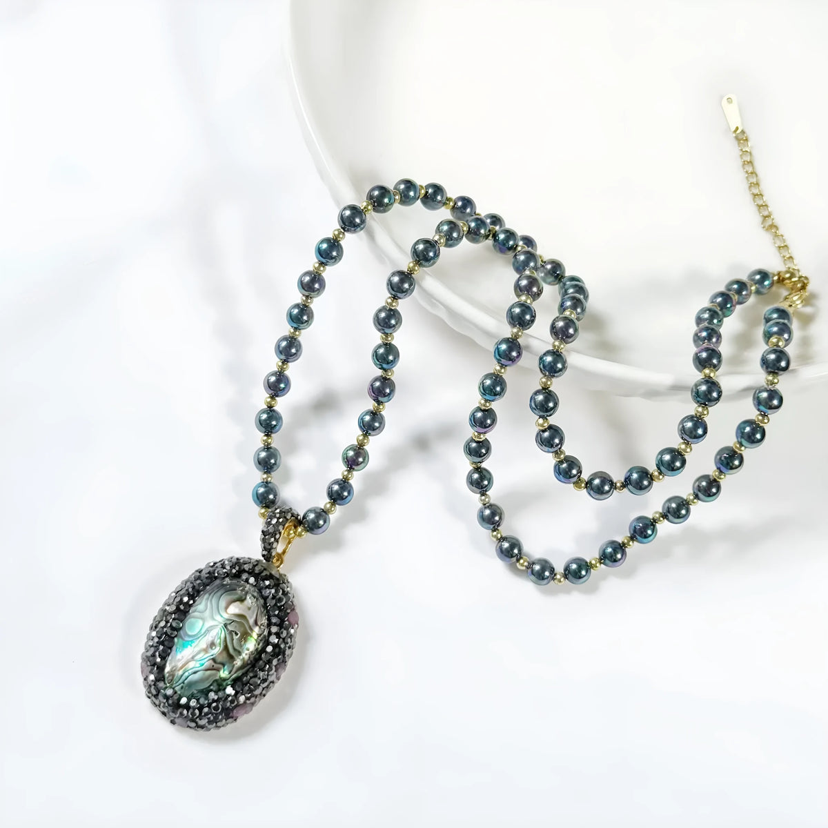 Abalone shell pendant necklace with black stone, beaded chain, geometric oval pendant, vintage retro colour, 60cm.