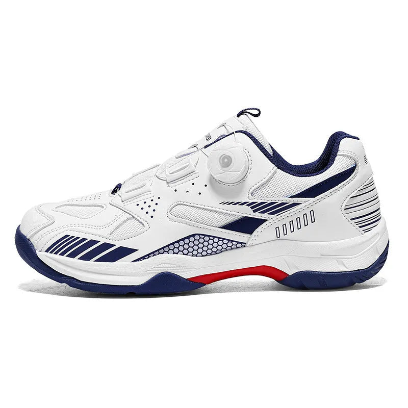 Casual unisex sneaker in microfiber and fabric with round toe and flat heel.