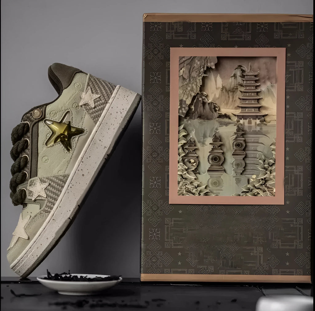 Green casual shoes with star pattern, multi-material stitching and lace-up closure