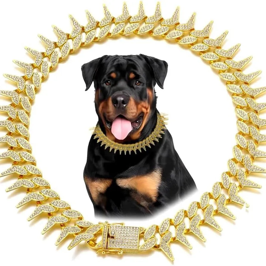 Diamond pet neckband necklace in gold with plaid pattern on a zinc alloy band, suitable for small to large pets.