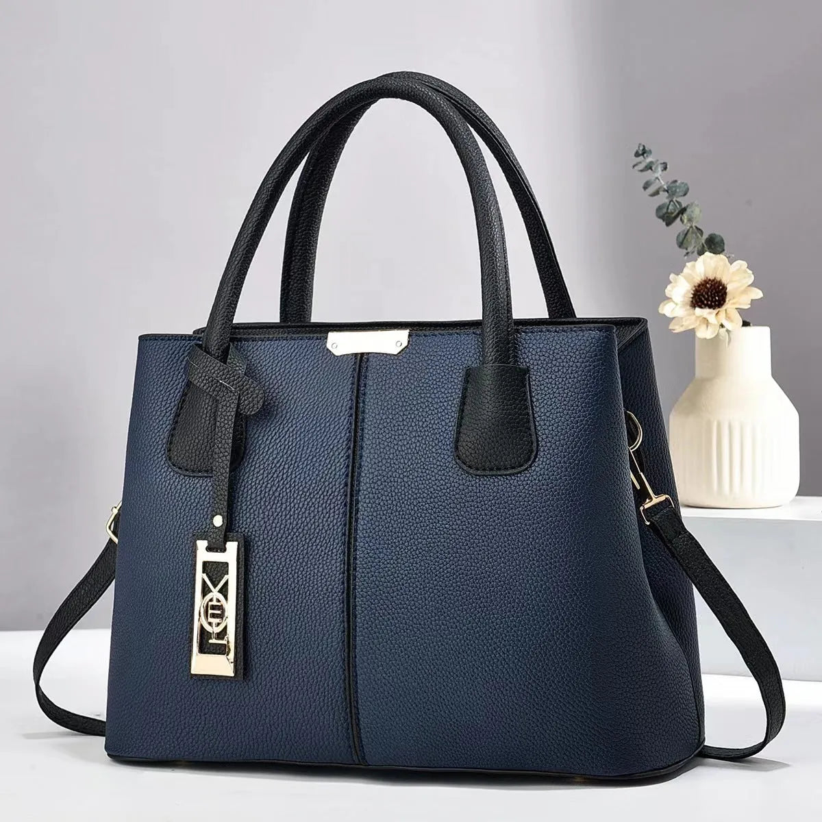 PU fashion shoulder handbag with leather strap in horizontal square design showing colour options