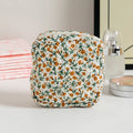 Women's key storage wallet with floral patterns in breathable polyester material
