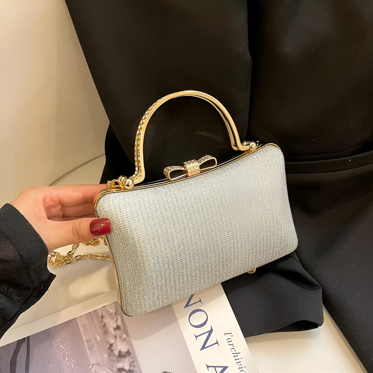 Women's felt shoulder messenger bag, horizontal square, 20cm wide, 13cm high, 7cm thick, single 112cm strap, four colours.
