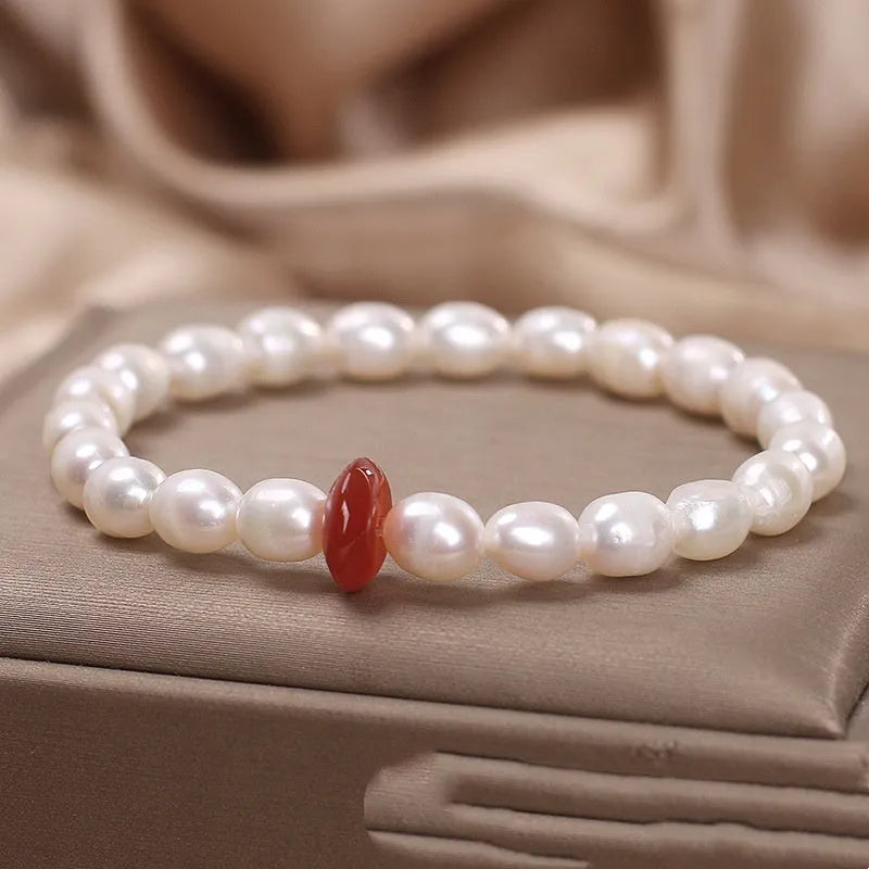 White southern red agate and imitation pearl beaded bracelet for women in original design