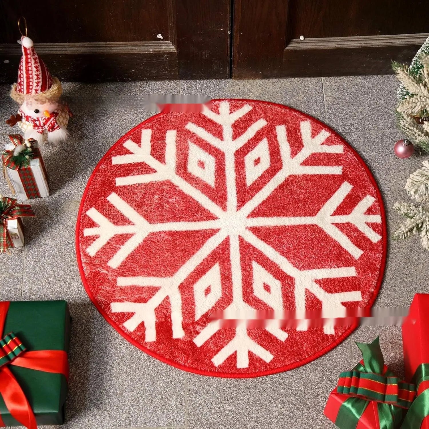 Square Christmas-themed polyester carpet with festive printed design, shown in 60cm and 80cm sizes.