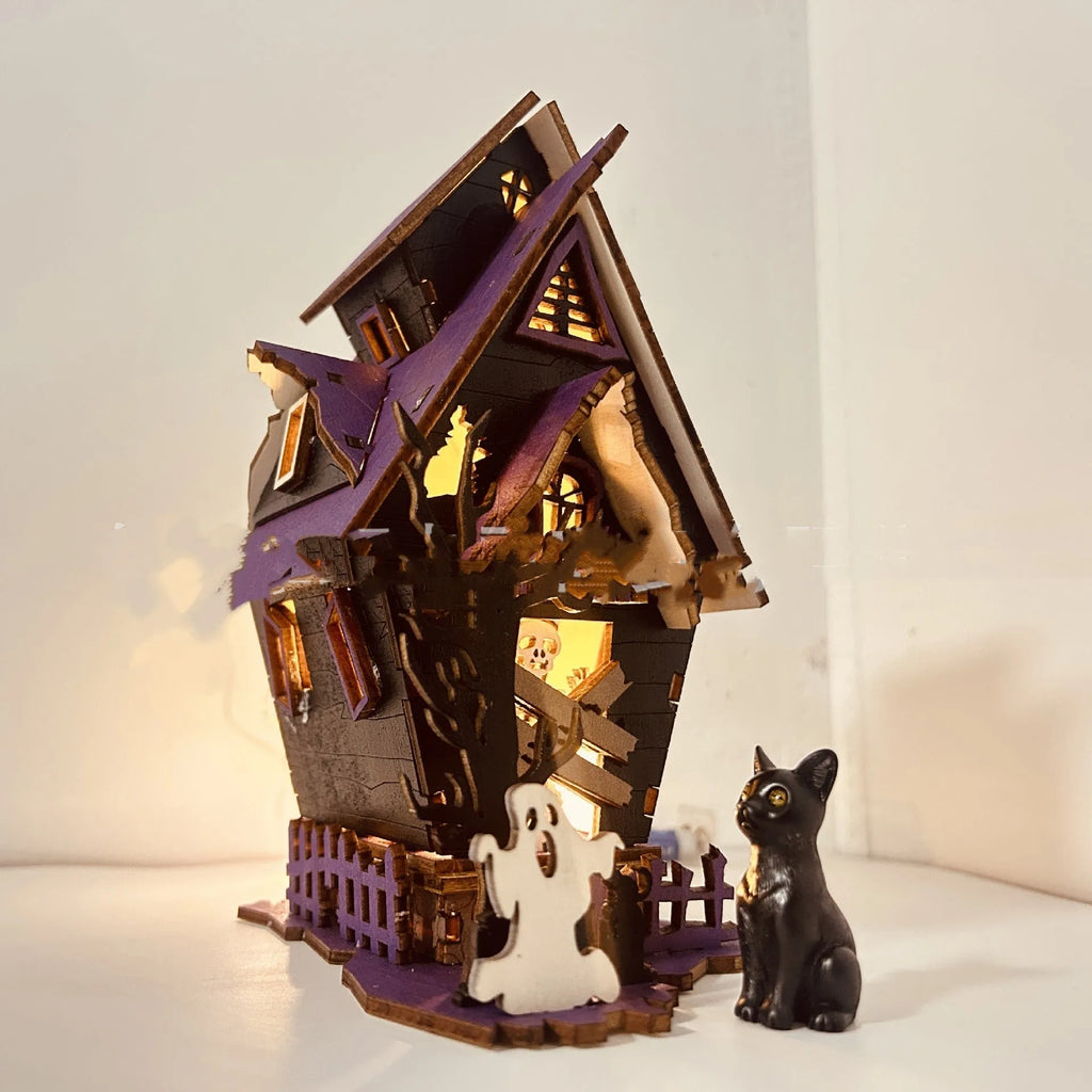 Wooden haunted house Halloween decoration measuring 14x10.5x19cm for candle illumination