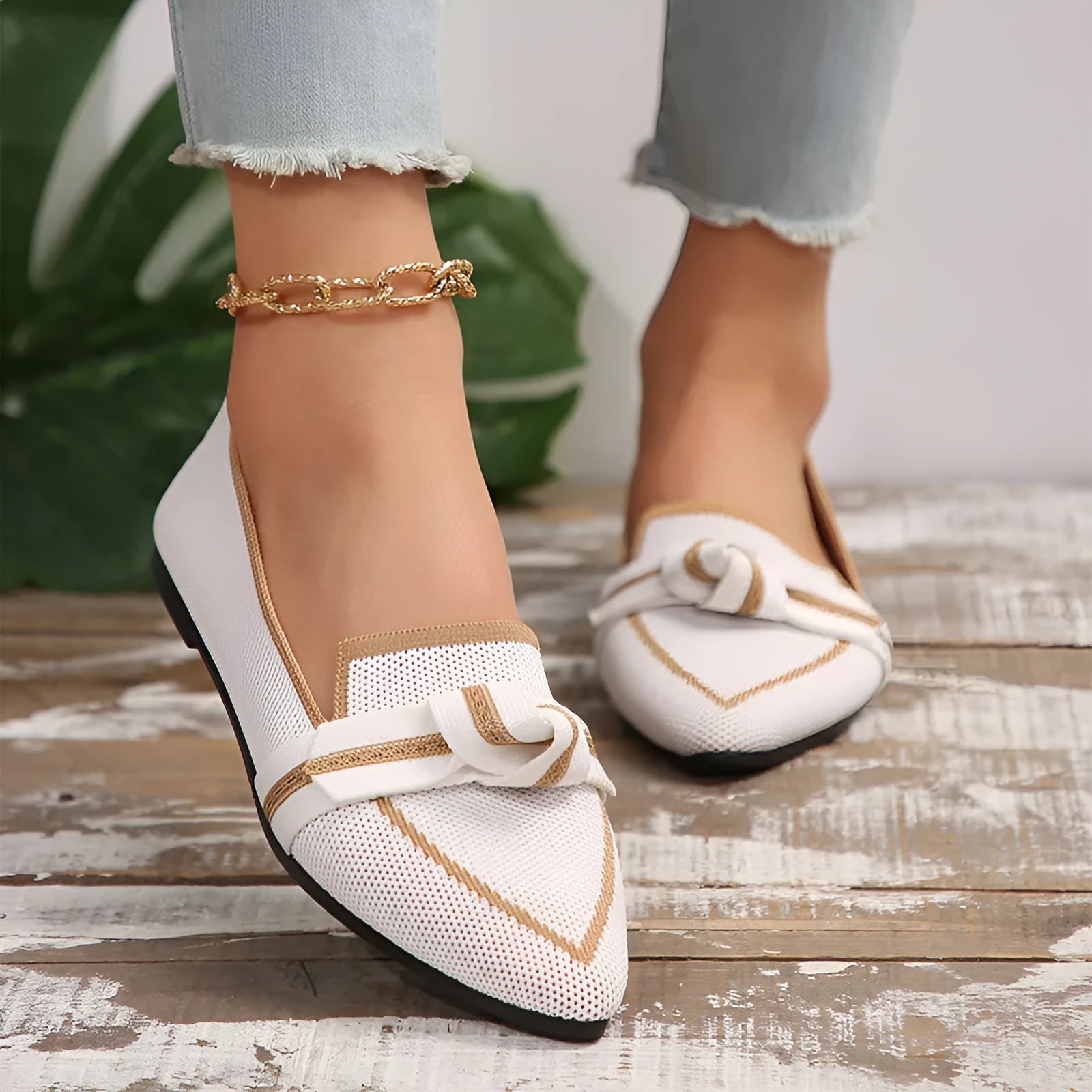 Women's pointed toe bow flat shoes in flyknit, slip-on design, available in five colours and sizes 36-43