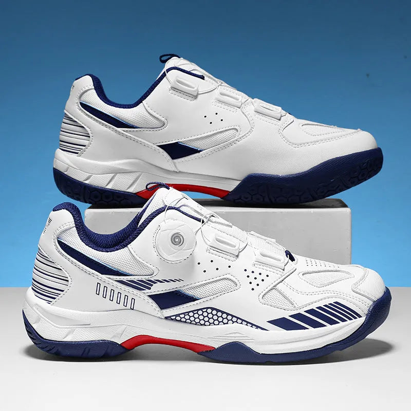 Casual unisex sneaker in microfiber and fabric with round toe and flat heel.