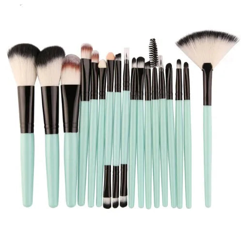 MAANGE 18-piece makeup brush set with fan-shaped contouring brushes