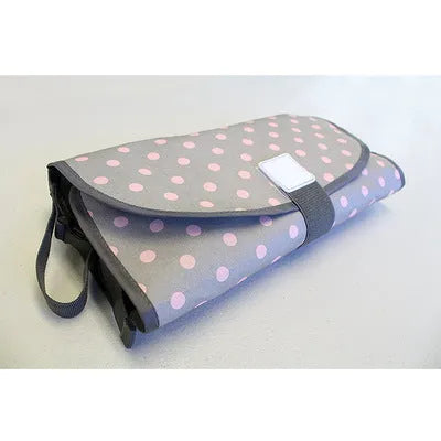 Portable diaper changing mat in oxford cloth, 70 x 50cm, folded size 38 x 17cm, with toy rings and strap