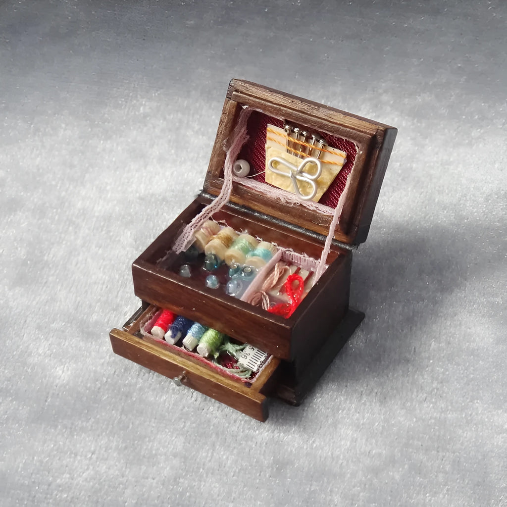Miniature vintage sewing machine wooden ornament with double-layer birch wood construction