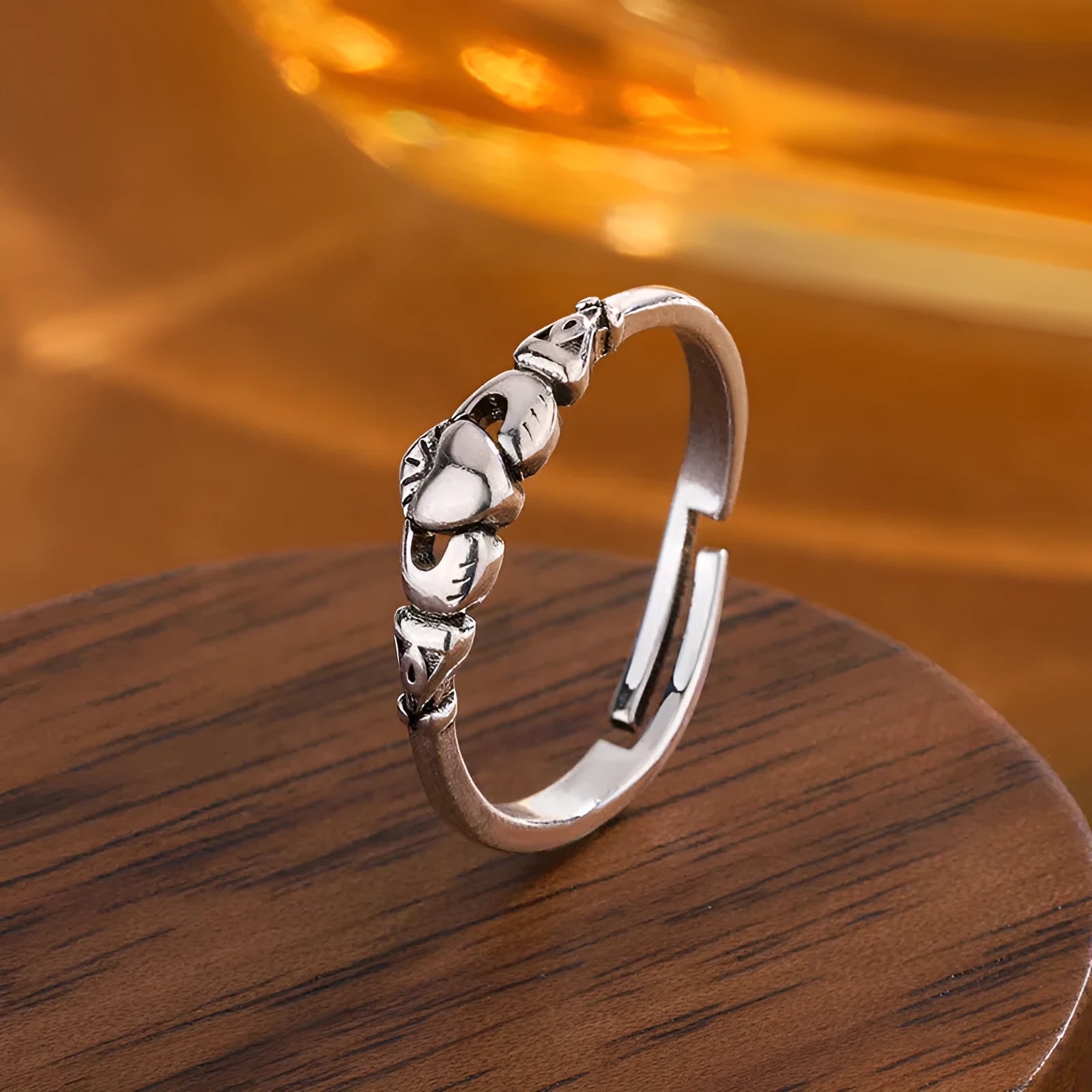 Retro silver heart-shaped open ring made of copper with minimalist love heart design