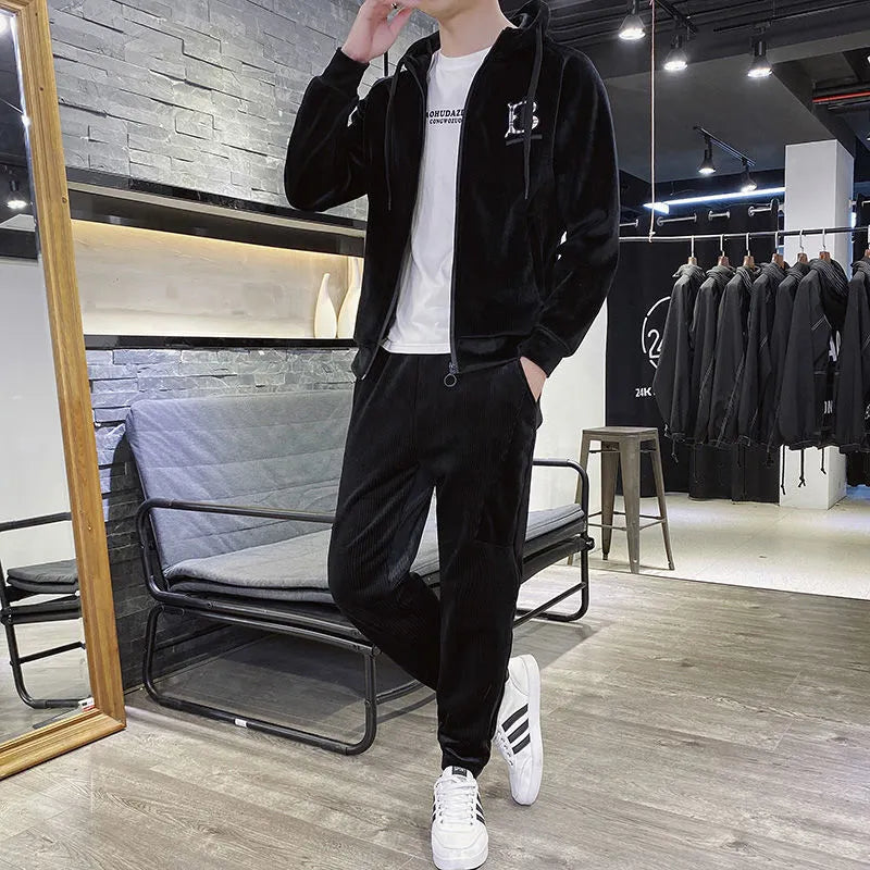 Gold velvet sports suit for men with seven-minute sleeve top and full-length trousers in casual style