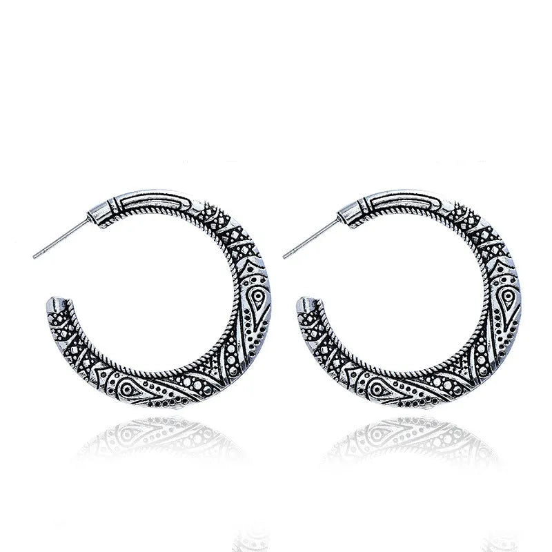 Bronze C-shaped alloy earrings with vintage street engraving pattern