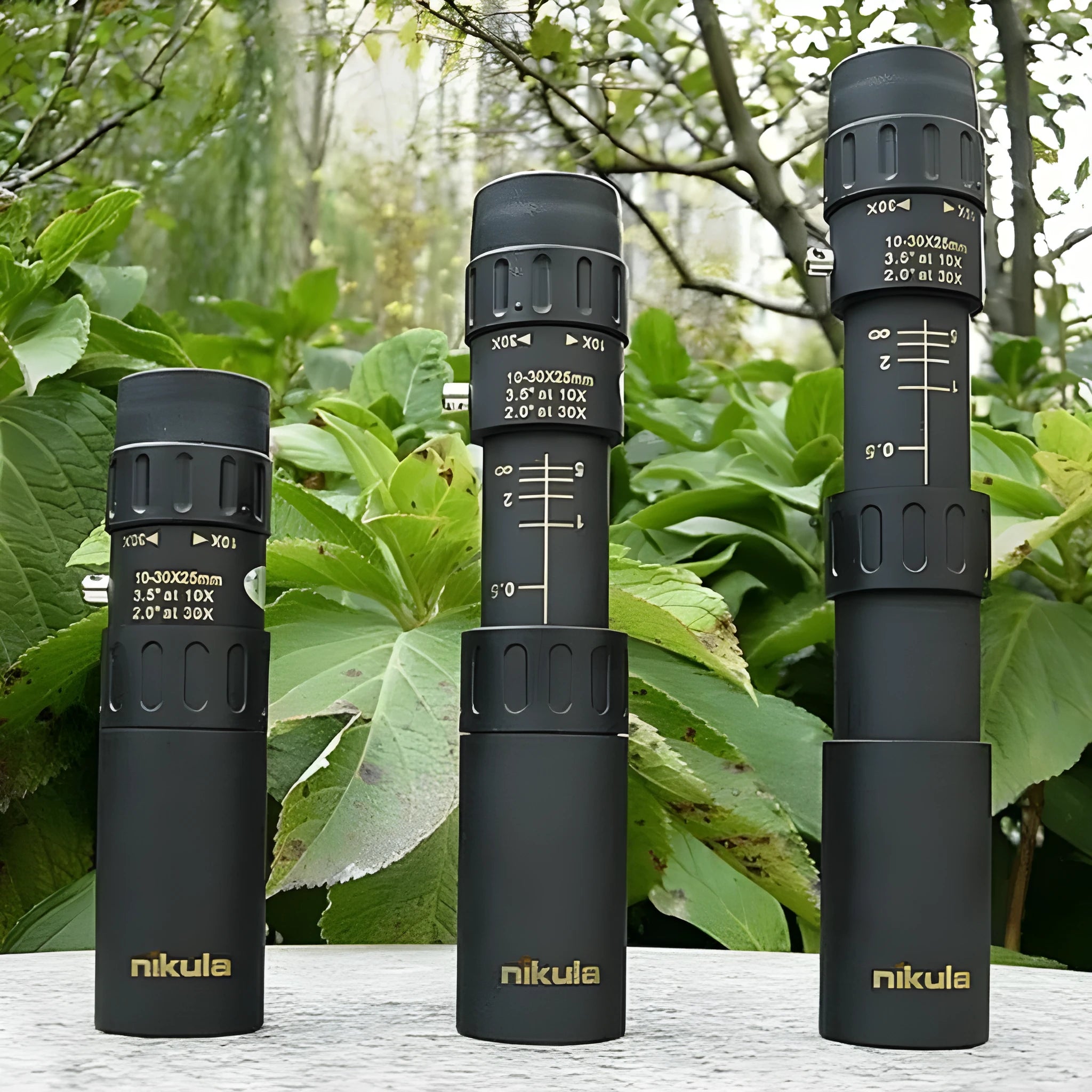Nicholas 10-30x25 black monocular telescope with metal body and rubber parts, collapsed size 127mm
