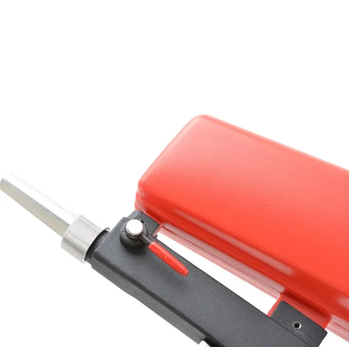 Portable small gravity pneumatic sandblasting gun with 21lb tank, shown in blue colour