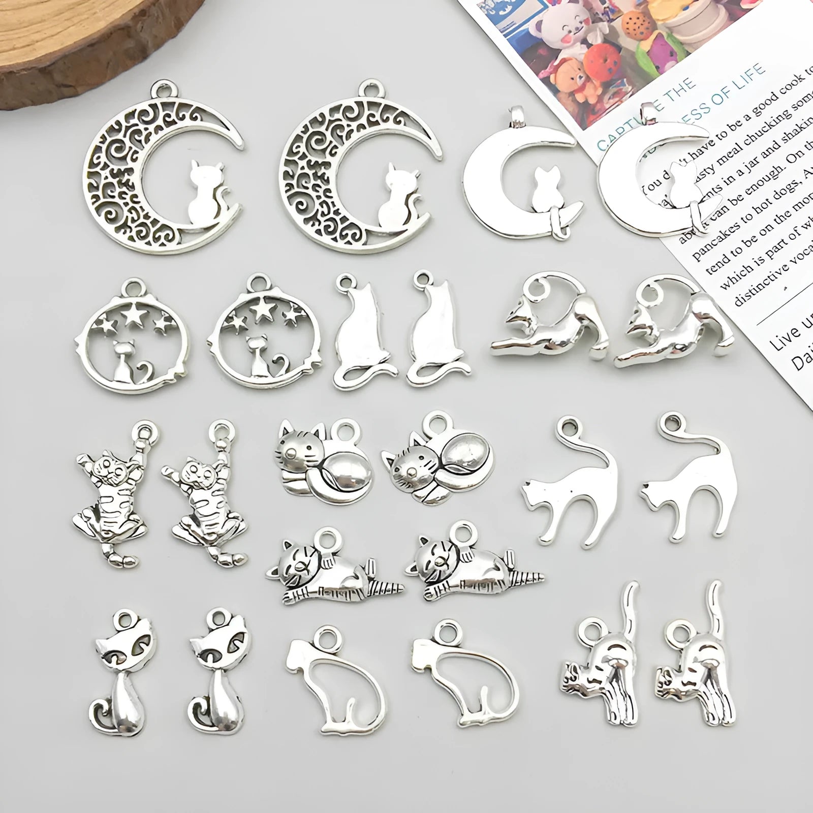 24 mixed ancient silver zinc alloy cat pendant charms with retro style on white background