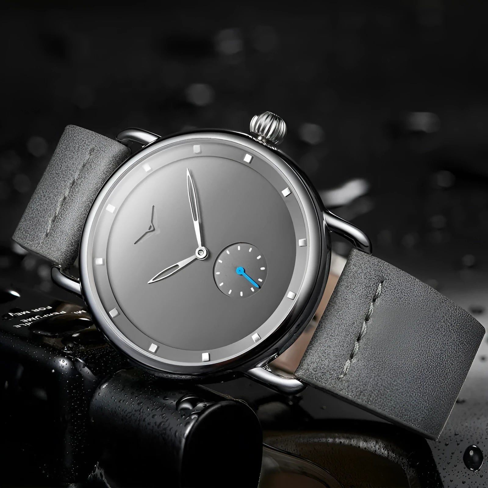 Men's quartz wristwatch 41mm stainless steel case black leather face Hardlex crystal