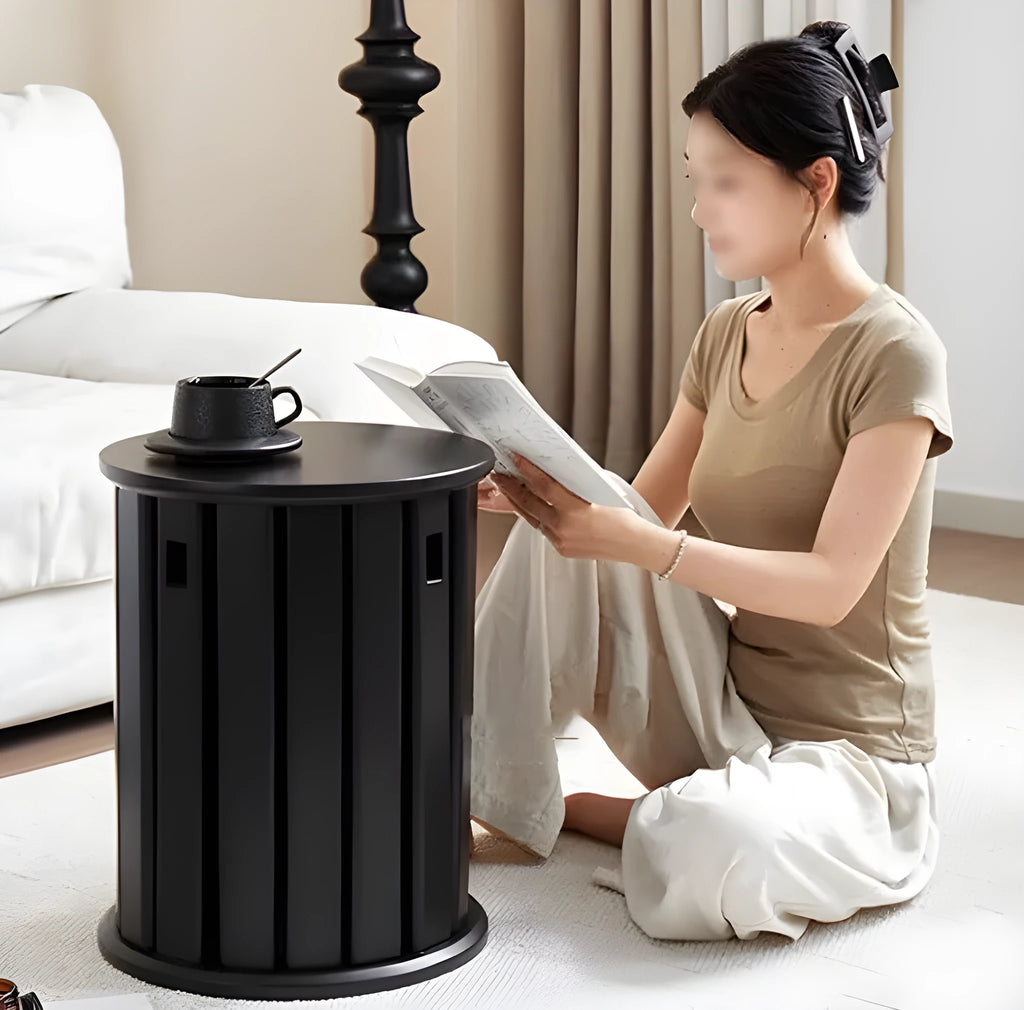 Stackable iron dining stool with round seat in modern simplicity style