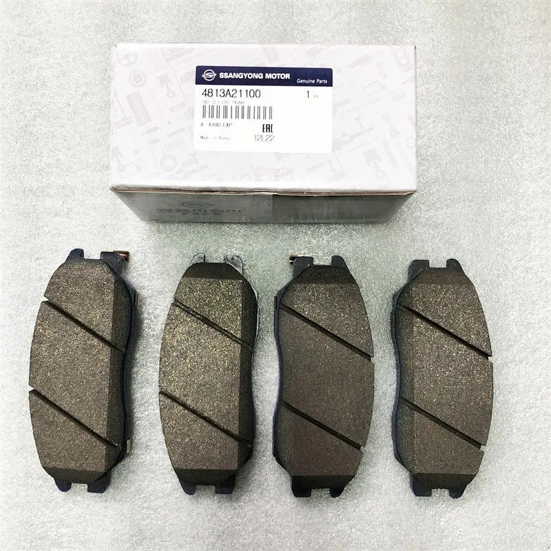 Aiteng Kyron Rester brake pad set with model numbers 4813009A10 and 4813008BA0 for vehicle braking system replacement