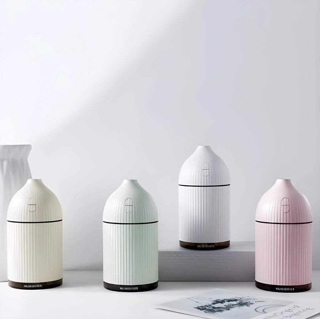 White ultrasonic aromatherapy diffuser and humidifier with LED light, 300ml capacity, 80mm diameter