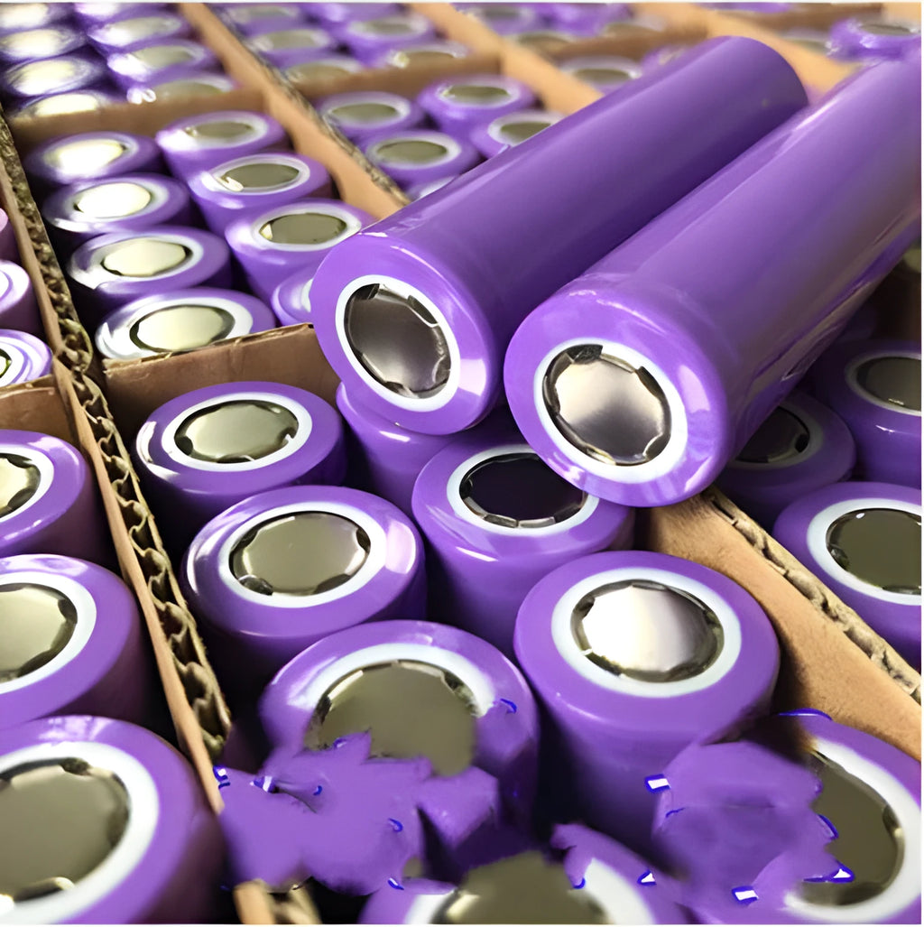 Blue 18650 format 3.7V 2600mAh lithium-ion rechargeable battery cell with safety certifications