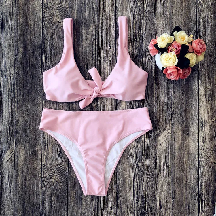 Women's solid colour bikini set with sleeveless top and matching briefs in polyester fabric