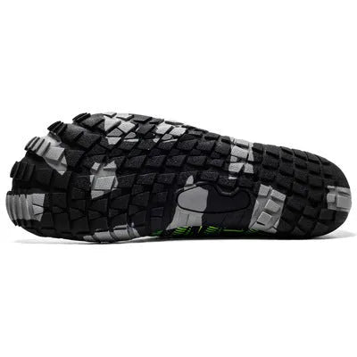 Non-slip wading shoes Lycra elastic fabric upper low-top slip-on in black for outdoor river and beach use