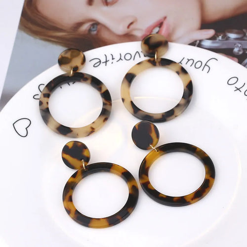 Acrylic acetate plate leopard earring in coffee colour with metal drop design