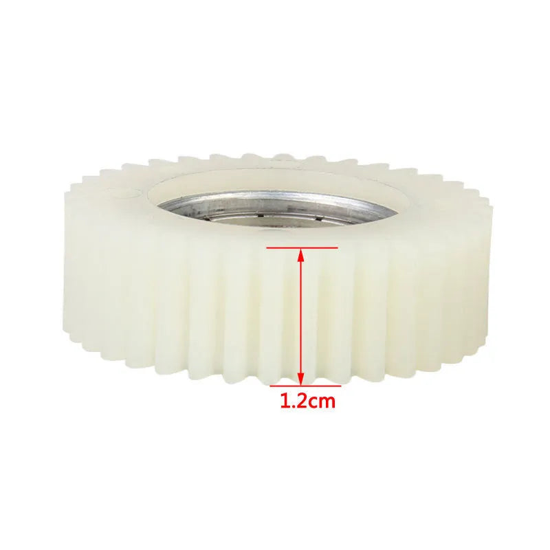 Set of electric vehicle motor gears in steel and nylon, 3.8cm diameter, 28T and 36T tooth counts