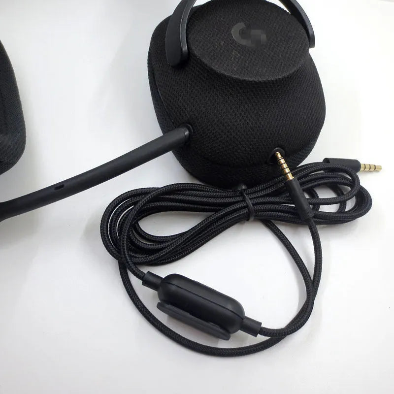Black 1 metre braided gaming headset cable with gold-plated 3.5mm connectors
