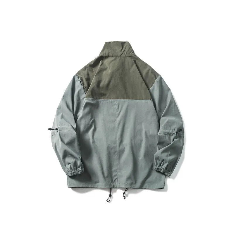 Men's loose cotton cargo jacket with contrasting colours, straight hem, and paste pockets in black or army green.