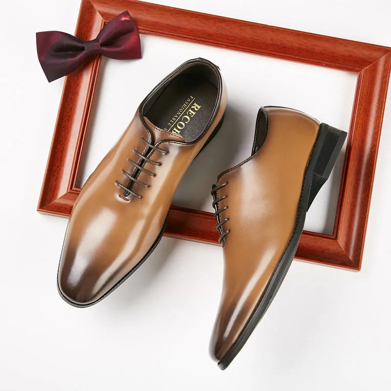 New leather hand-polished business shoes for men, black colour, small round toe, low upper