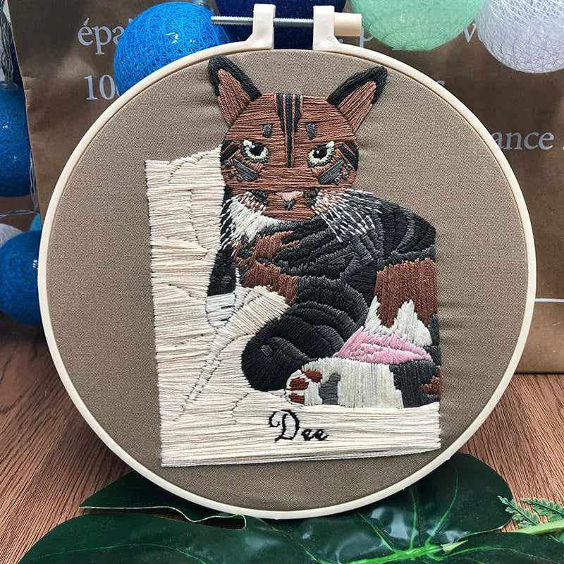 DIY three-dimensional cat embroidery kit for beginners with cotton fabric, threads, and a 15cm hoop.