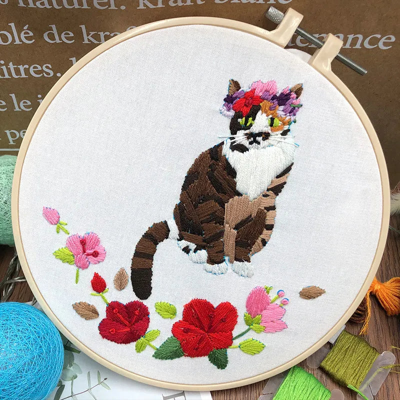 DIY three-dimensional cat embroidery kit for beginners with cotton fabric, threads, and a 15cm hoop.