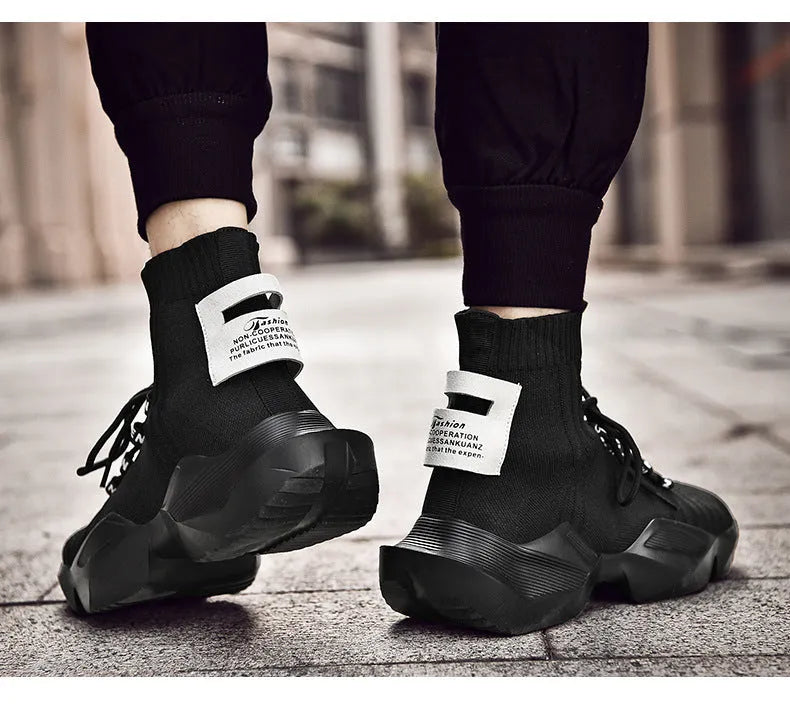 Men's black and white casual sports shoes with mesh lining and thick sole in sizes 39-47