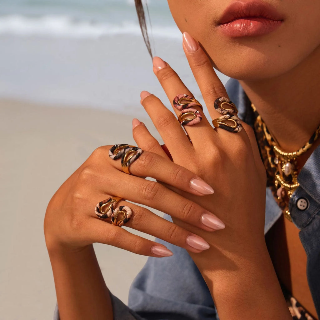 Geometric leopard print open mouth ring in stainless steel with electroplated finish