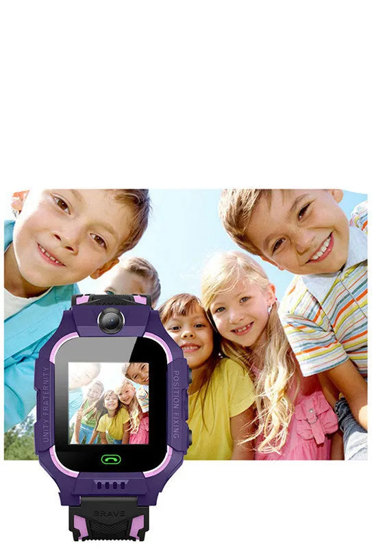 Z6 Q19 children's smart phone watch showing 1.44-inch touch screen on lightweight acrylic case