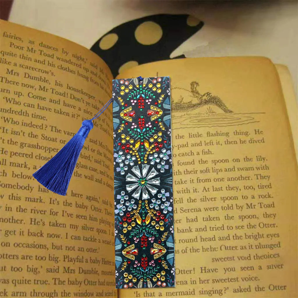 Leather bookmark with special-shaped diamond embroidered mandala flower design