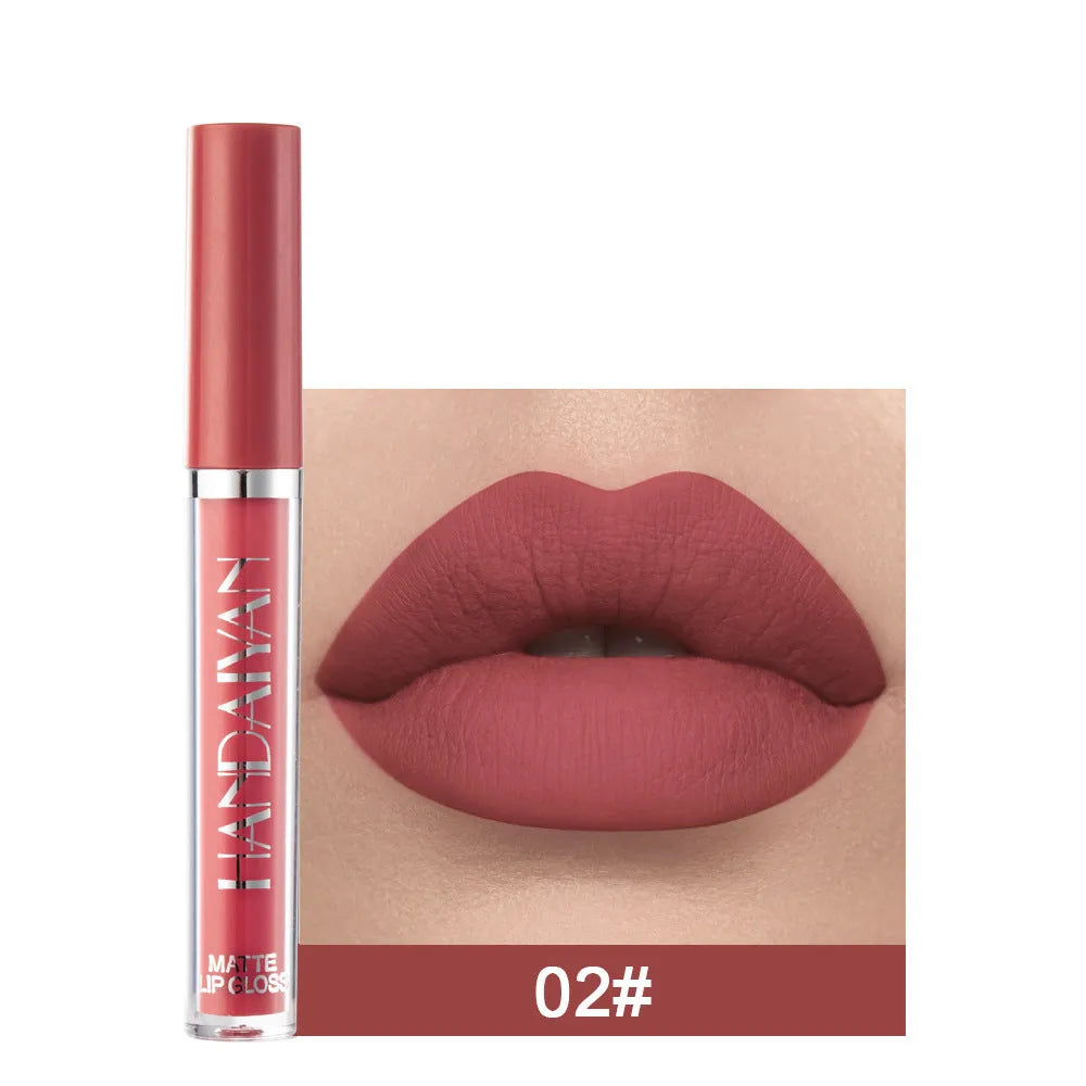 HANDAIYAN matte liquid lipstick tube showing non-stick cup and non-fading properties.