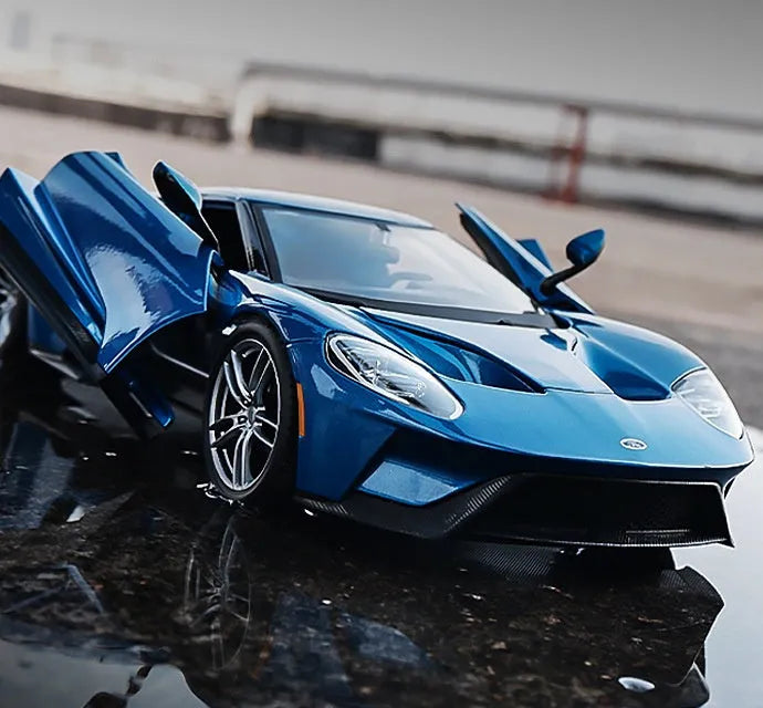 Blue simulation alloy 1:18 scale sports car model with force control