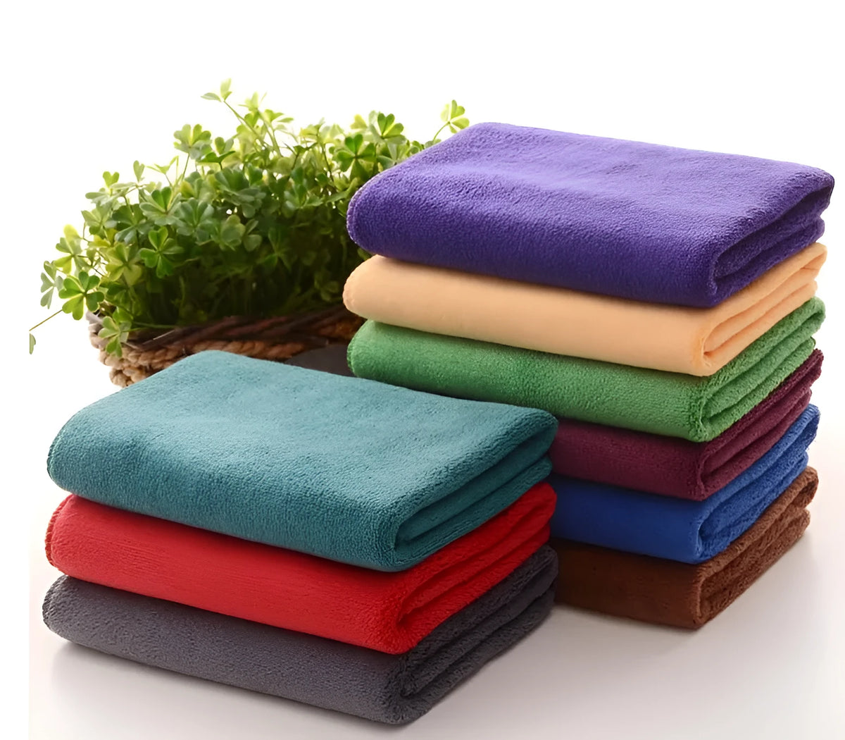 Microfiber pet towel in blue, super absorbent, available in 40x60cm and 60x160cm sizes for drying dogs and cats.