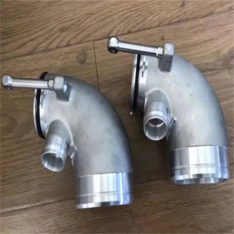 Aluminium alloy 90 degree turbo elbow adapter for lateral engine positioning vehicles