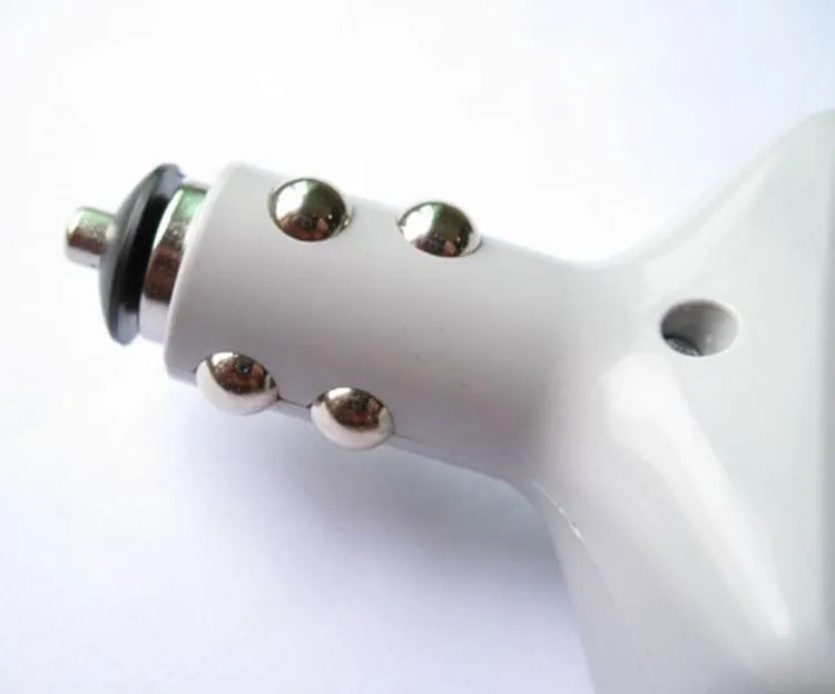 011C car charger adapter with USB output for mobile phone charging from cigarette lighter socket