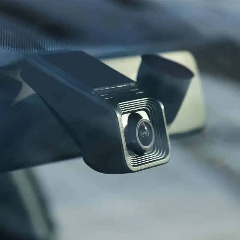 V4 ACC specification HD 1080p night vision driving recorder dash camera with WiFi antenna.