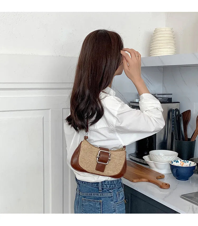 Retro underarm baguette bag in PU with high-grade stitching, sandwich pocket, and phone pocket